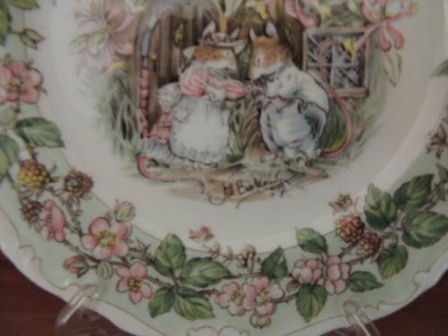 ROYAL DOULTON BRAMBLY HEDGE 20.5 cm PLATE - "SUMMER"