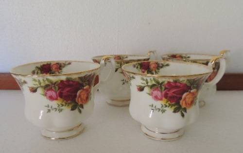 ROYAL ALBERT SET OF 4 TEA CUPS - "OLD COUNTRY ROSES"