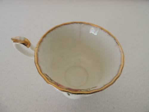 ROYAL ALBERT SET OF 4 TEA CUPS - "OLD COUNTRY ROSES"