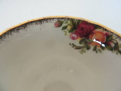 ROYAL ALBERT SET OF 4 TEA CUPS - "OLD COUNTRY ROSES"