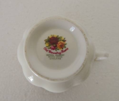 ROYAL ALBERT SET OF 4 TEA CUPS - "OLD COUNTRY ROSES"