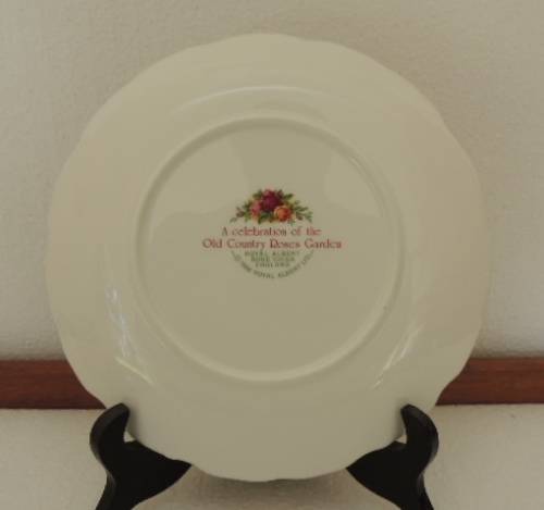 ROYAL ALBERT CABINET PLATE - "A CELEBRATION OF THE OLD COUNTRY ROSES GARDEN"