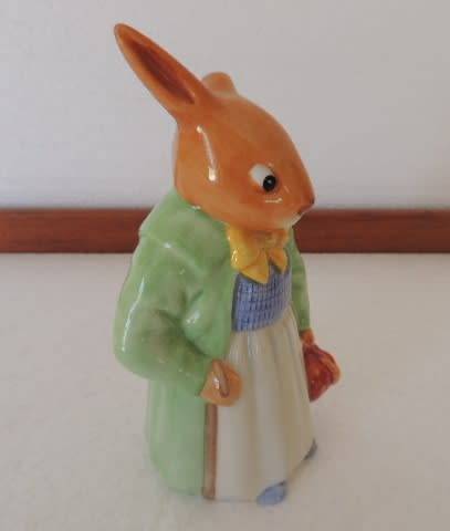 ROYAL DOULTON BUNNYKINS FIGURINE - "FARMER BUNNYKINS' - LIMITED EDITION OF 500