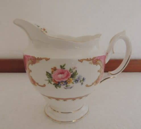 AWESOME ROYAL ALBERT 23 PIECE TEA SET - "LADY CARLYLE"