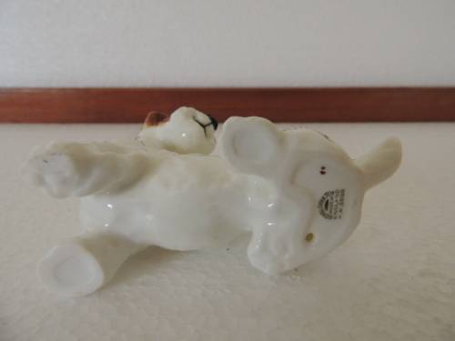 ROYAL DOULTON SEATED SEALYHAM HN 2508 - Read description