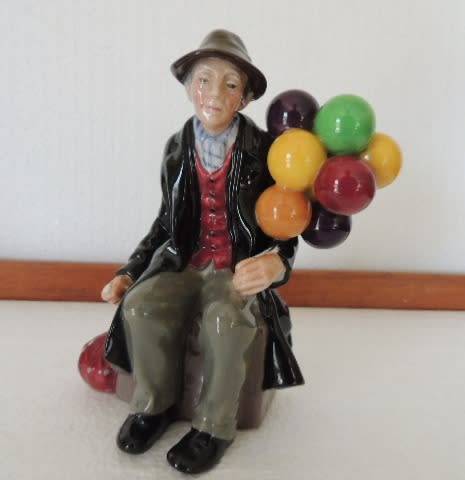 ROYAL DOULTON FIGURINE - "THE BALLOON MAN" (HN 1954)