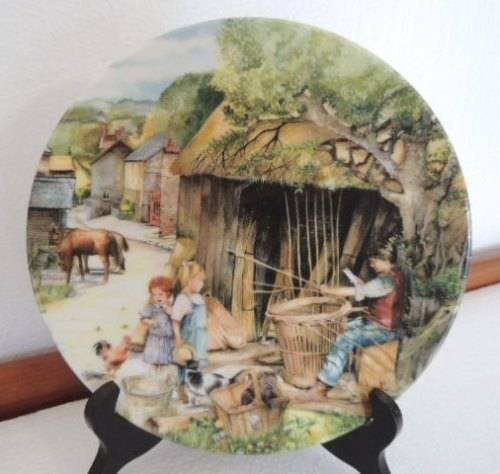 ROYAL DOULTON OLD COUNTRY CRAFTS PLATE - "THE BASKET MAKER" 1991, BOXED WITH COA