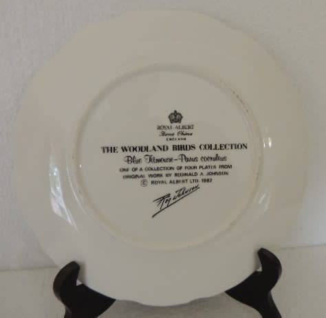 ROYAL ALBERT PLATE FROM THE WOODLAND BIRDS COLLECTION - "BLUE TITMOUSE"