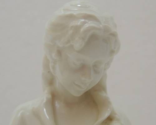 ROYAL WORCESTER FIGURINE - "SWEET DREAMS"