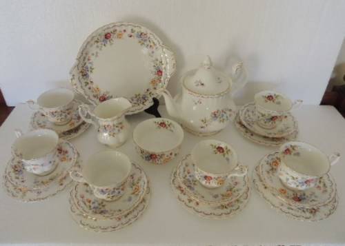 ROYAL ALBERT 22 PIECE TEA SET - "JUBILEE ROSE" - ABSOLUTELY ASTOUNDING