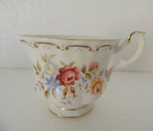 ROYAL ALBERT 22 PIECE TEA SET - "JUBILEE ROSE" - ABSOLUTELY ASTOUNDING