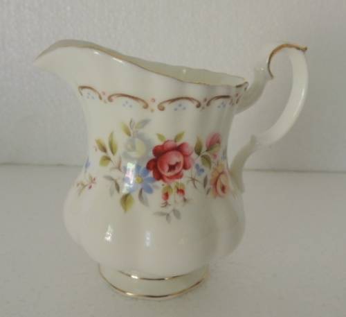 ROYAL ALBERT 22 PIECE TEA SET - "JUBILEE ROSE" - ABSOLUTELY ASTOUNDING