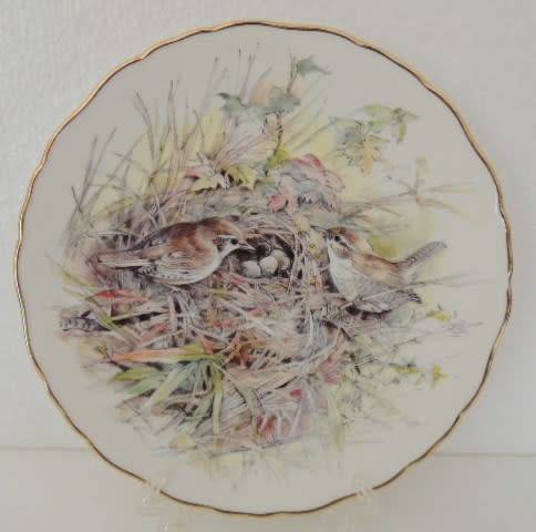 ROYAL ALBERT PLATE - GARDEN BIRDS SERIES " WREN "