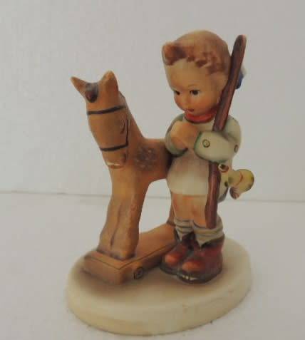 HUMMEL FIGURINE  - " PRAYER BEFORE BATTLE " # 20