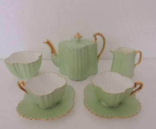 SHELLEY WILEMAN TEA FOR TWO TEA SET , 2 duos plus Shelley teaset for Christiane