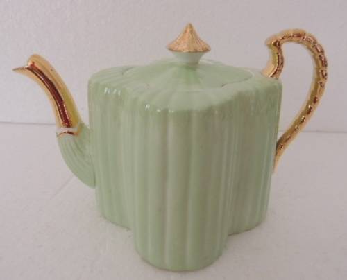 SHELLEY WILEMAN TEA FOR TWO TEA SET , 2 duos plus Shelley teaset for Christiane