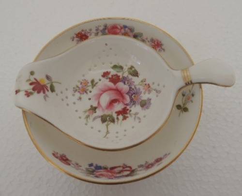 ROYAL CROWN DERBY - "DERBY POSIES" - TEA STRAINER AND TEA BAG HOLDER