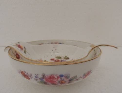 ROYAL CROWN DERBY - "DERBY POSIES" - TEA STRAINER AND TEA BAG HOLDER