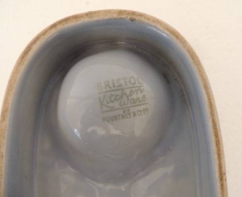 VINTAGE PORCELAIN JELLY MOULD