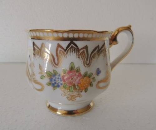 ROYAL ALBERT TRIO - UNNAMED - MAGNIFICENT