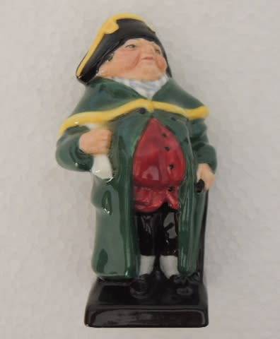 ROYAL DOULTON DICKENS FIGURINE - "BUMBLE"