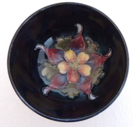 MOORCROFT FOOTED BOWL, 10.5 cm