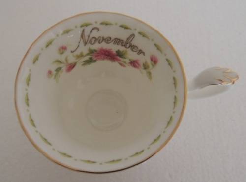 ROYAL ALBERT FLOWER OF THE MONTH DUO - NOVEMBER CHRYSANTHEMUM