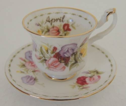 ROYAL ALBERT MINIATURE FLOWER OF THE MONTH DUO - APRIL