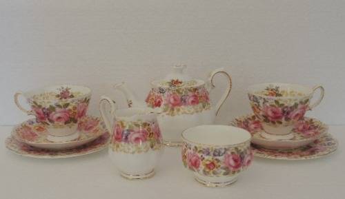 ROYAL ALBERT TEA FOR TWO - SERENA