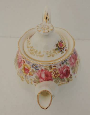 ROYAL ALBERT TEA FOR TWO - SERENA
