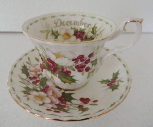 ROYAL ALBERT FLOWER OF THE MONTH DUO - "DECEMBER" CHRISTMAS ROSE
