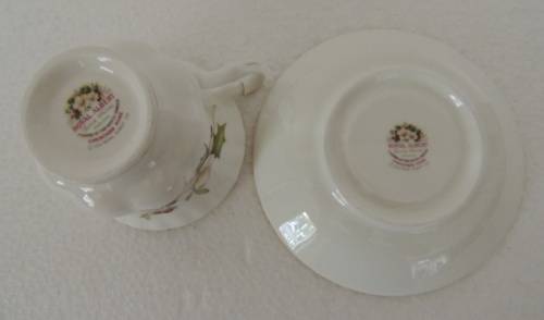 ROYAL ALBERT FLOWER OF THE MONTH DUO - "DECEMBER" CHRISTMAS ROSE