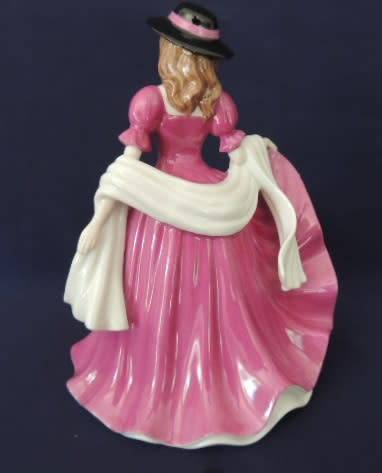 Two Leonardo Collection Figurines By Annie Rowe - 20 cm