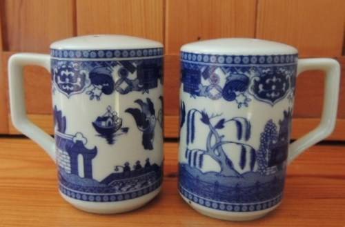Willow Pattern Salt and Pepper Shakers