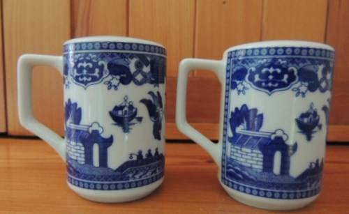 Willow Pattern Salt and Pepper Shakers