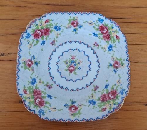 Royal Albert Trio - Petit Point