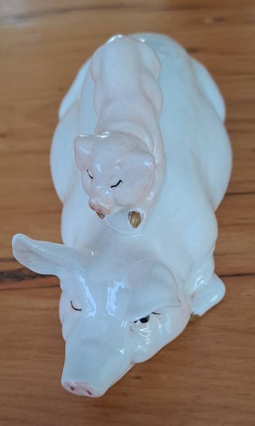 Beswick Pig And Piglet - `Piggy Back`