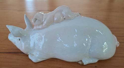 Beswick Pig And Piglet - `Piggy Back`