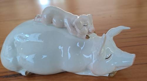 Beswick Pig And Piglet - `Piggy Back`
