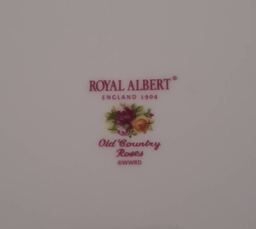 Royal Albert Gateau Plate  - Old Country Roses
