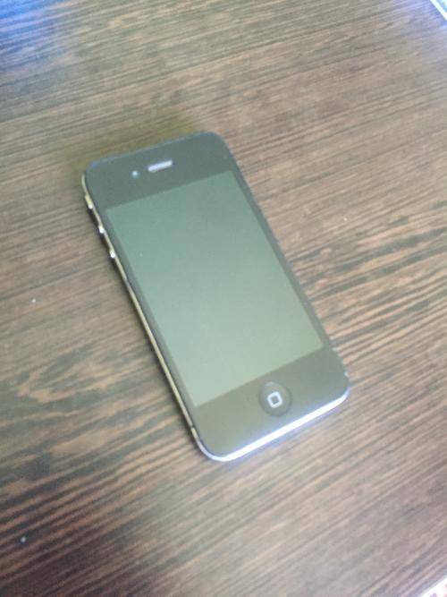 ** iPhone 4 ** Second Hand