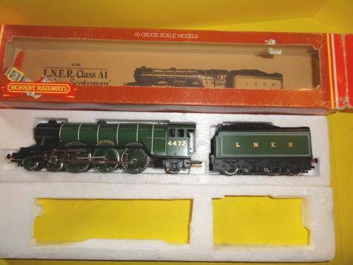 HORNBY OO GAUGE R398 FLYING SCOTSMAN STEAM LOCOMOTIVE IN EXCELLENT BOXED CONDITION