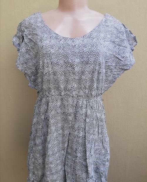 BLACK & WHITE COTTON DRESS - MEDIUM