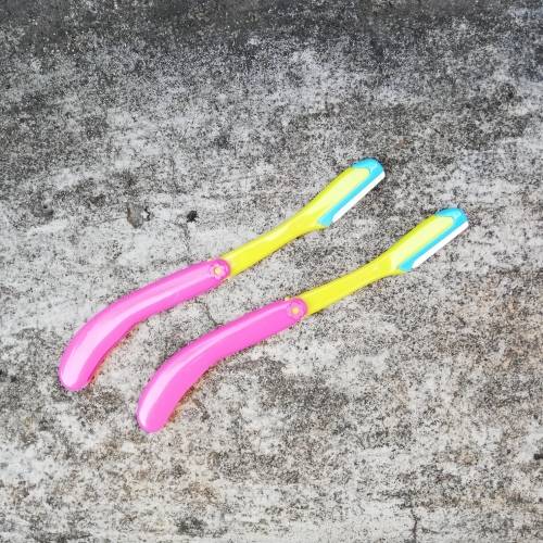 DERMAPLANING TOOL - 2 X FOLDING BLADES (PINK)