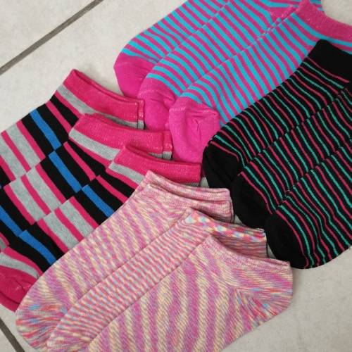 LADIES ANKLE SOCKS - 12 PAIRS MIXED