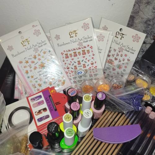 Job Lot of Nail Products _ 143 Items