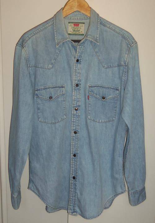 Authentic LEVI'S Long Sleeved Light Blue Denim Shirt - Size Large