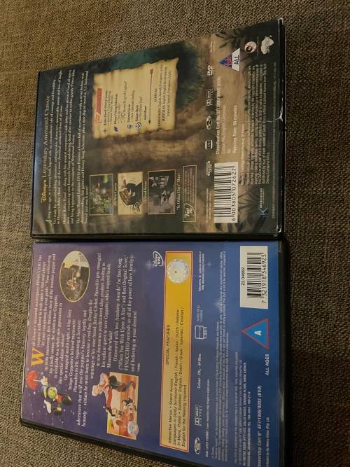 2 x Disney DVDs Pinocchio & Robin Hood
