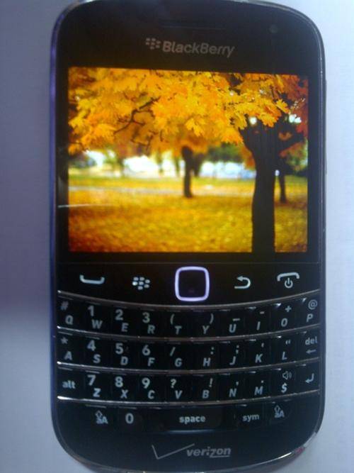 Genuine! BLACKBERRY BOLD TOUCH 9900. EXCELLENT CONDITION!! UNLOCKED TO MTN ONLY!!