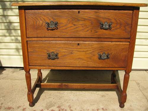 Oak Chest of Drawers